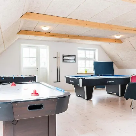 24 Person Holiday On A In Ribe